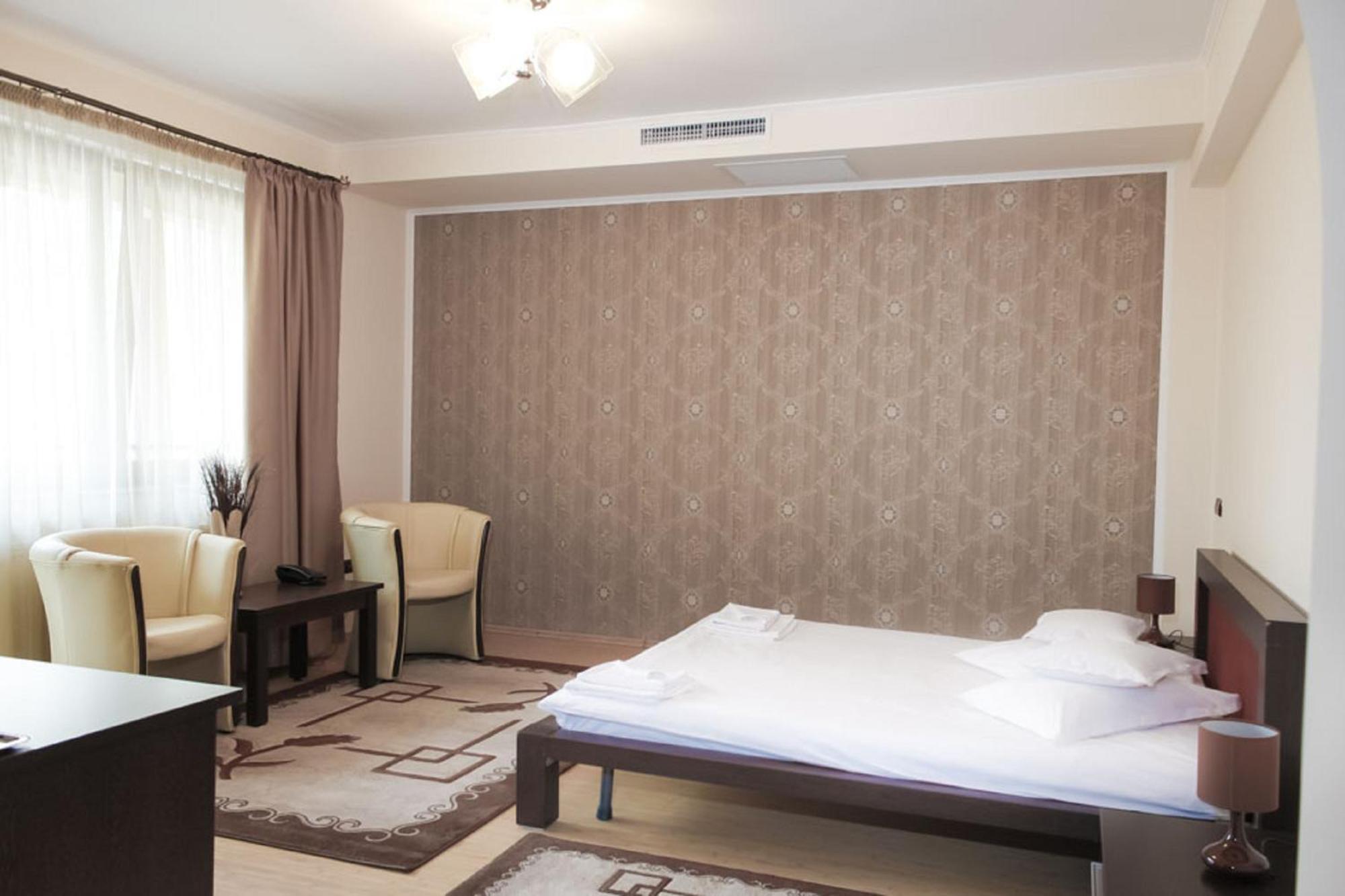 Hotel Rao Kaloşvar Dış mekan fotoğraf