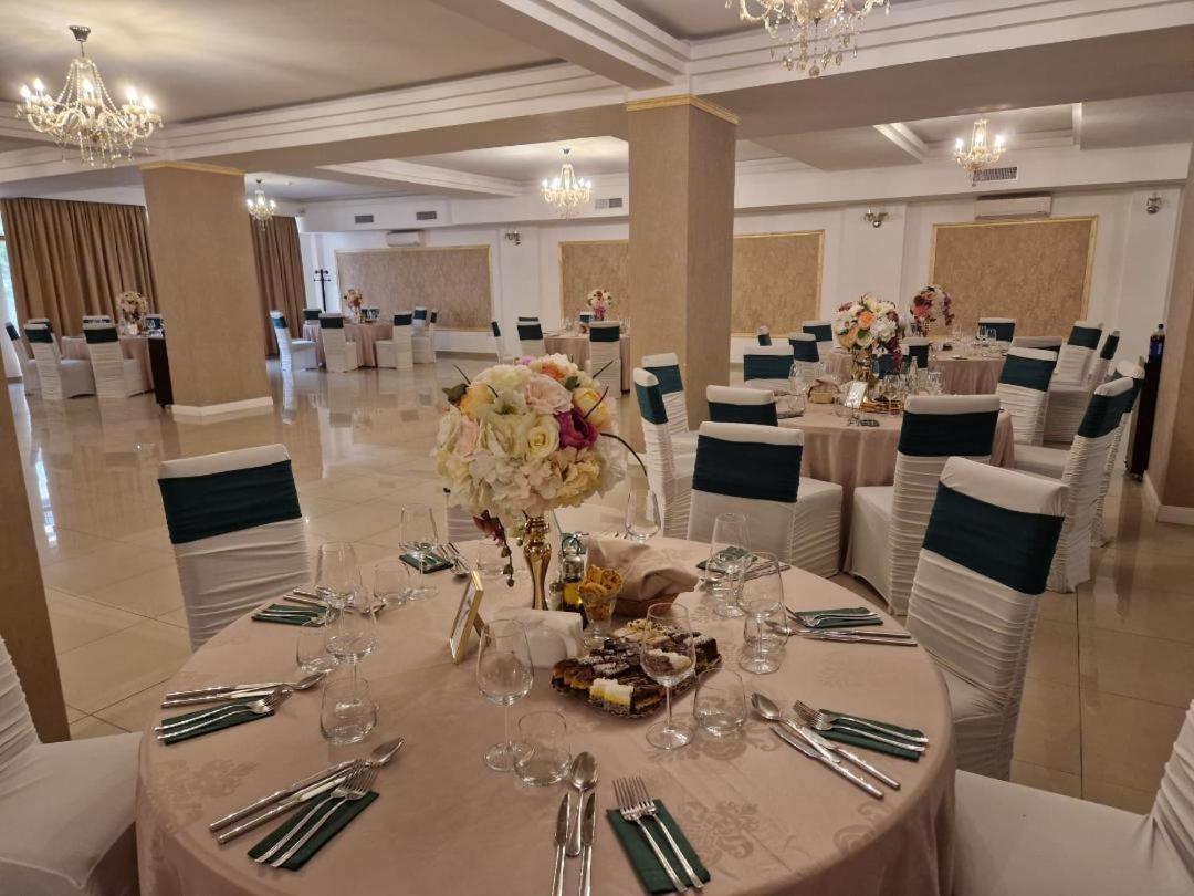 Hotel Rao Kaloşvar Dış mekan fotoğraf