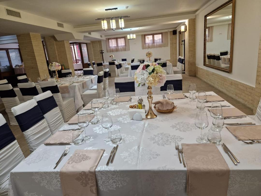 Hotel Rao Kaloşvar Dış mekan fotoğraf