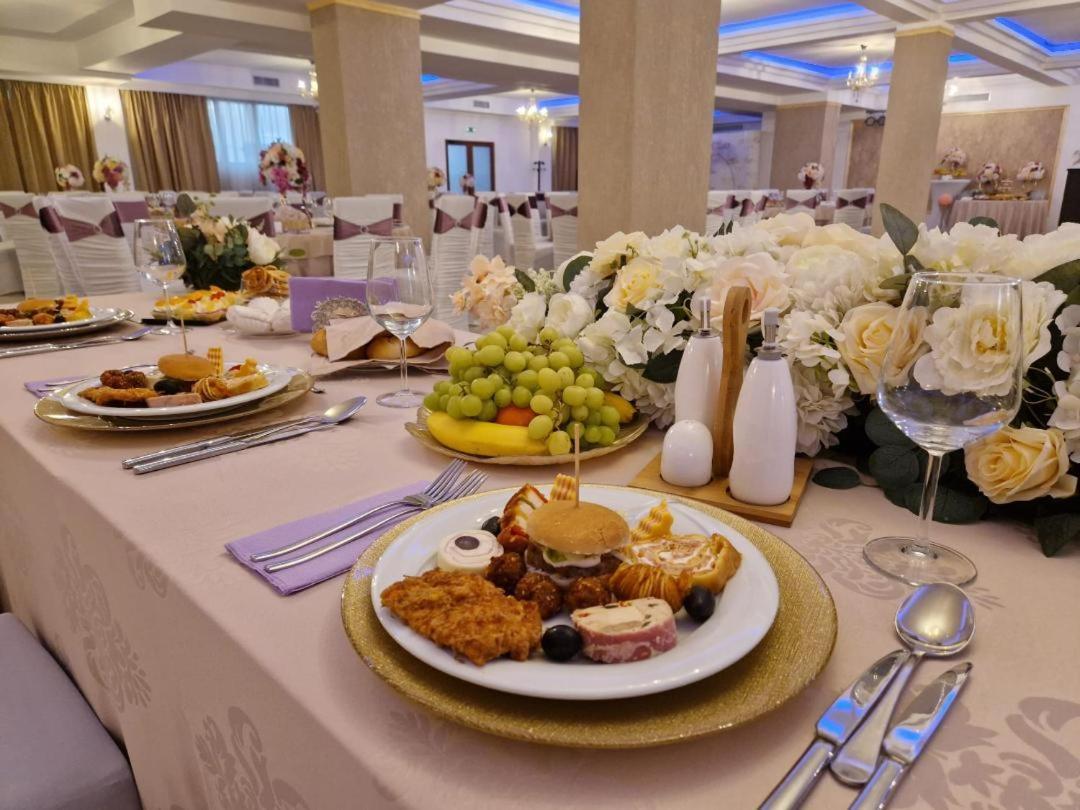 Hotel Rao Kaloşvar Dış mekan fotoğraf